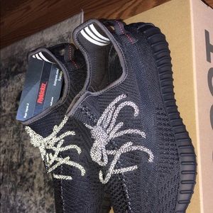 Yeezy Boost 350 v2 black non reflective
